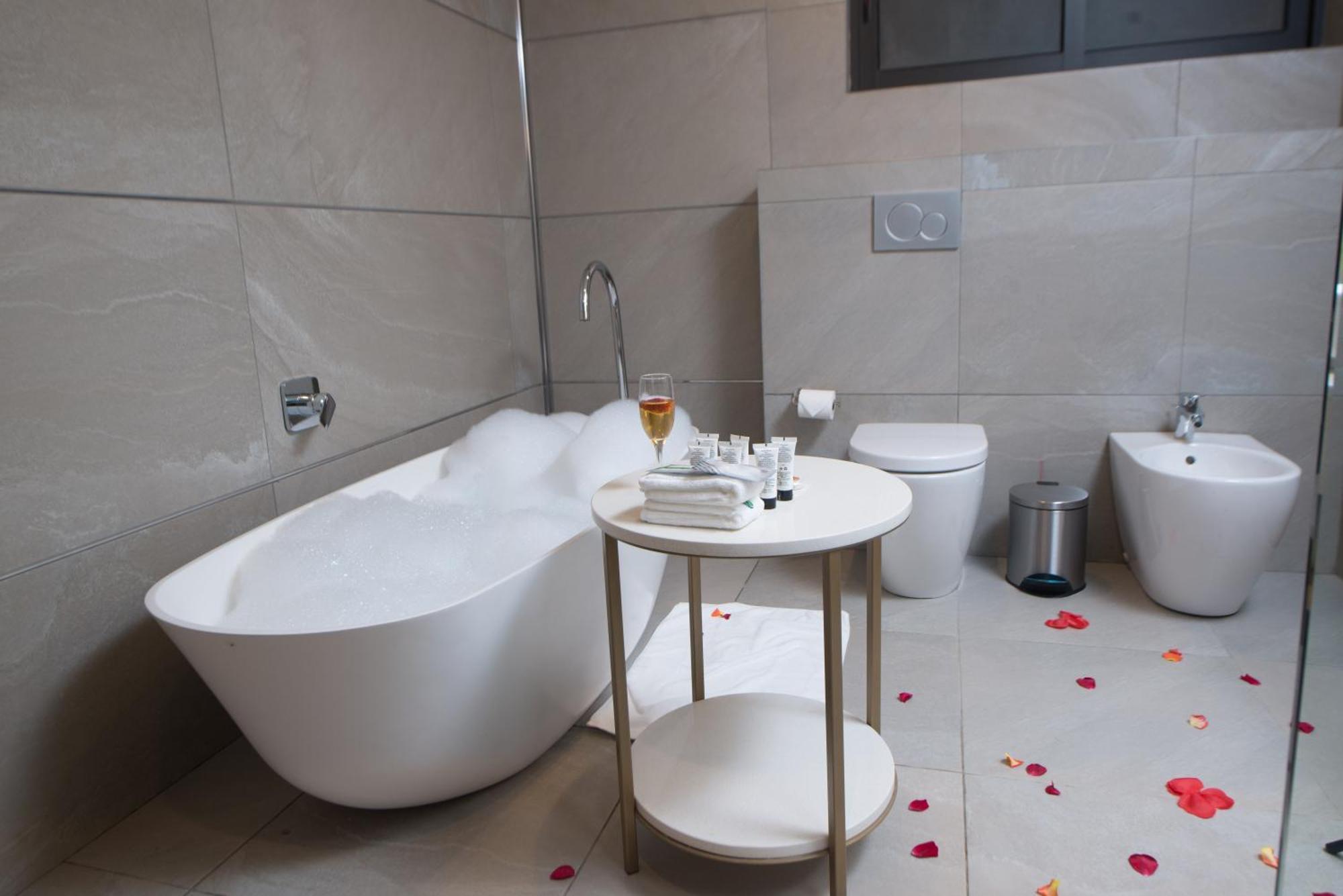 Sunbird Waterfront Hotel Salima Ngoại thất bức ảnh